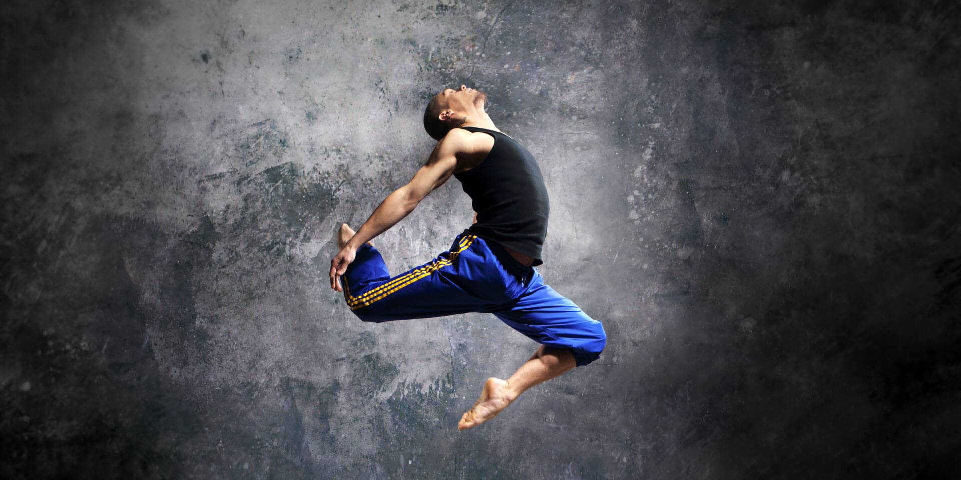 np-escuela_escuelas-hero-images_incubacion-en-gestion-y-produccion-02